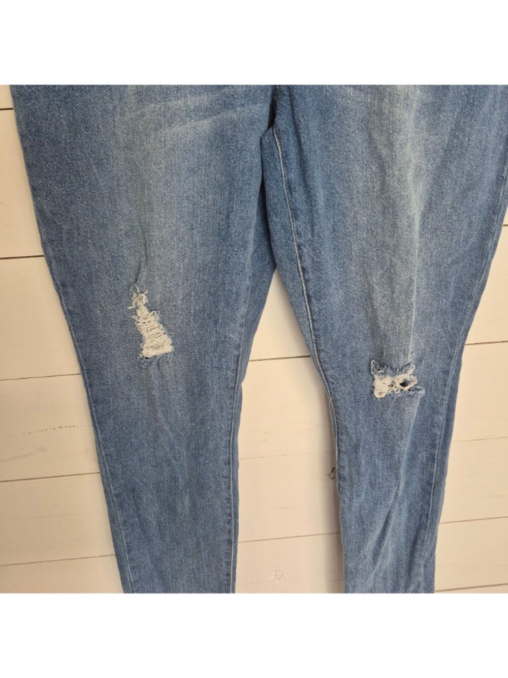 Justfab Womens High-Waisted Distressed Denim Jeans Size 32 Light Wash - Picture 3 of 8
